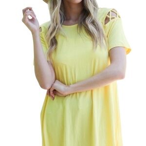 Anthony Richard’s Yellow Lattice Work Tunic Top (NWT) (Size: Large)